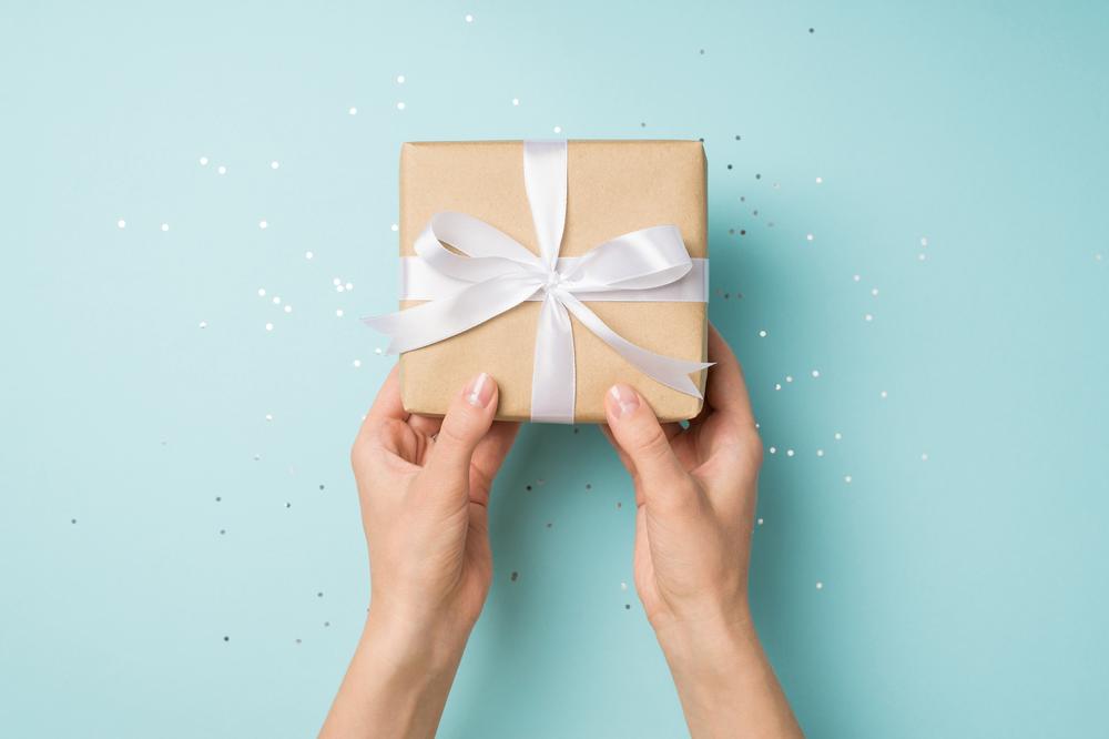 4 - Gifting out of income_2049848444-1000x666